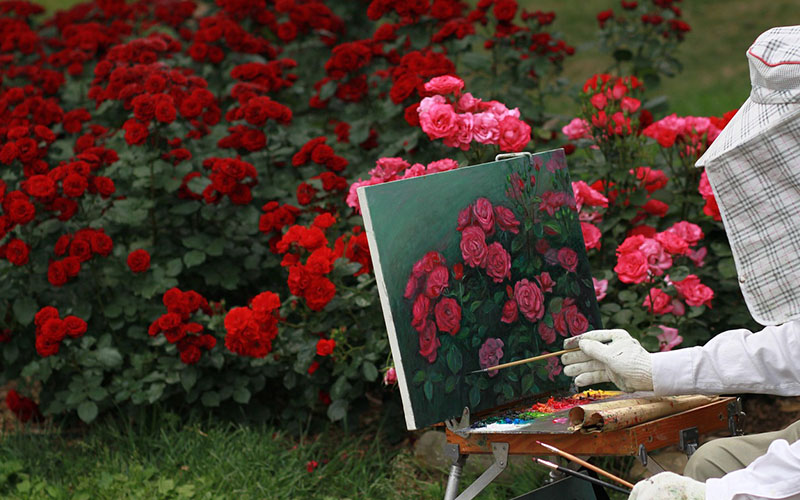Narrativa y simbolismo en los detalles de la pintura figurativa